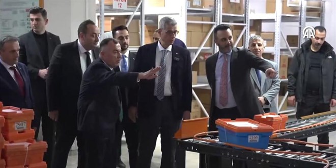Bakan Memi�o�lu ila� lojisti�ini yerinde inceledi
