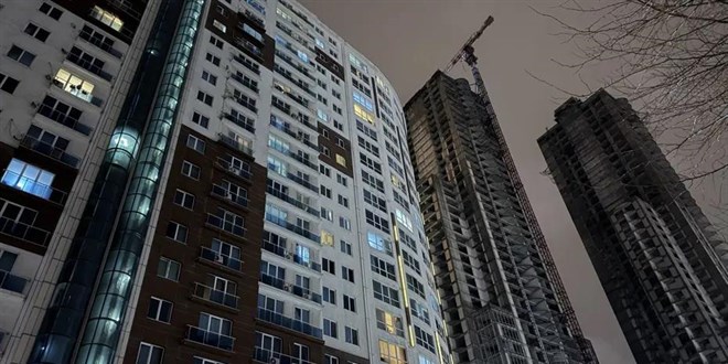 Esenyurt'ta 2 ki�i silahla vurulmu� halde �l� bulundu