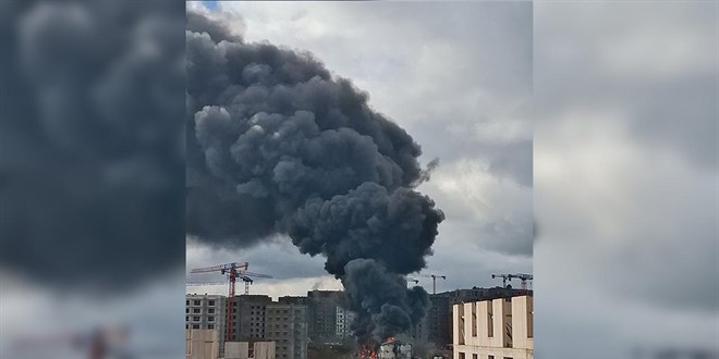 Tuzla'da i��i konteynerinde yang�n