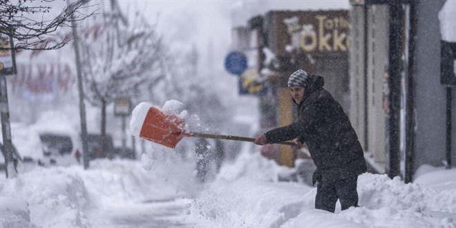 Erzurum'da ara�lar kar alt�nda kayboldu - Son Dakika Haber