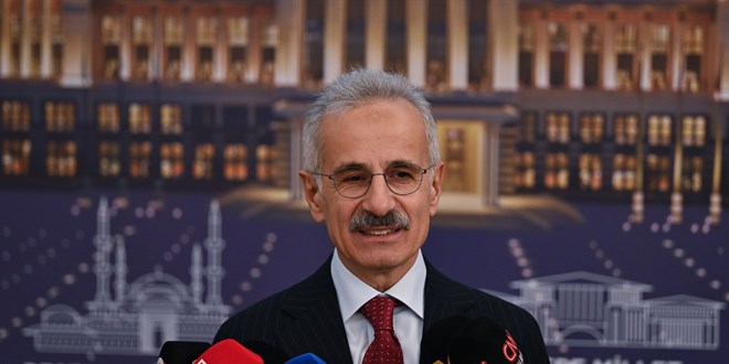 Bakan Uralo�lu a��klad�: 15 ya� alt� i�in yeni d�zenleme yolda!