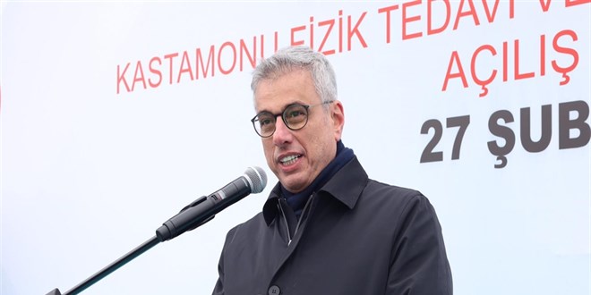 'Bir T�rk vatanda�� olarak sa�l�k �al��anlar�yla gurur duyuyorum'