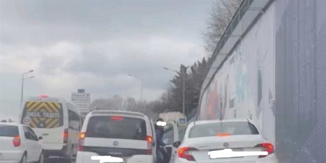 Yol verme kavgas�: Ara�tan indi, 180 bin TL ceza yedi - Son Dakika Haber