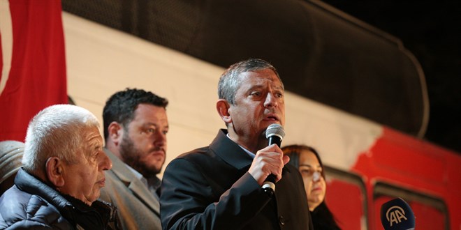 �zel'den Tanju �zcan a��klamas�: Yaln�z de�ildir, sahipsiz de�ildir - Son Dakika Haber