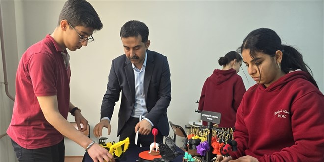 Meslek lisesi ��rencileri 3D tasar�mlar�yla aile b�t�esine destek oluyor - Son Dakika Haber