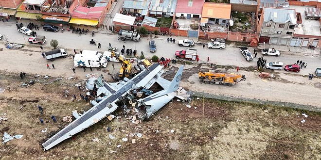 Bolivya'da kargo u�a��n�n d��mesi sonucu �lenlerin say�s� 22'ye ��kt�