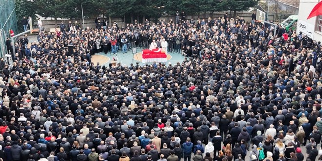 Fatma Nur ��retmen son yolculu�una u�urland�