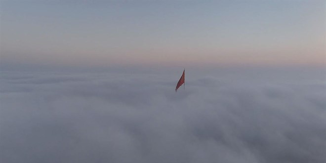 �stanbul'da bo�az ve tarihi yap�lar sis alt�nda kald�