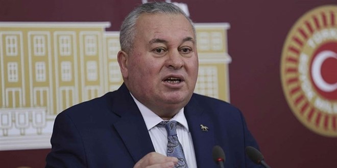 CHP �stanbul Milletvekili Cemal Enginyurt trafik kazas� ge�irdi