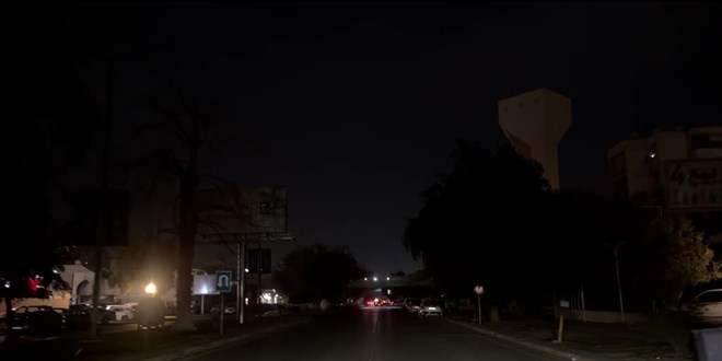 Irak'ta elektrik sistemi ��kt�: �lke karanl��a g�m�ld�