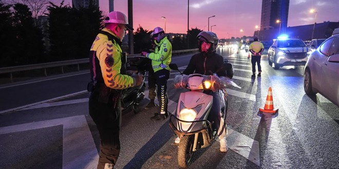 �stanbul'da taral� alan ihlali uygulamas� yap�ld� - Son Dakika Haber