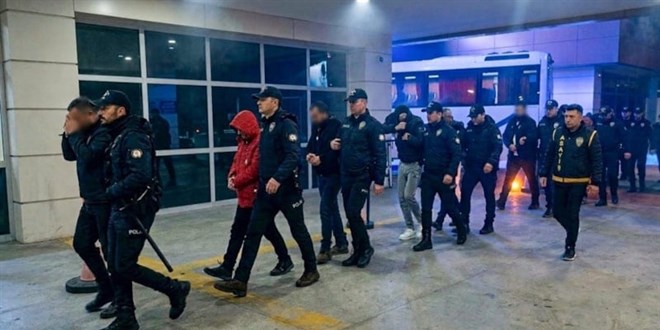 Manisa merkezli 7 ilde doland�r�c�l�k operasyonu: 10 ��pheli tutukland�