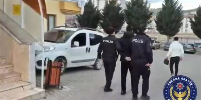 Ankara'da sosyal medyada silahl� payla��m yapan 26 ��pheli g�zalt�na al�nd� - Son Dakika Haber