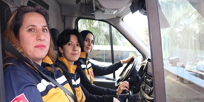 Sirenlerin ard�ndaki kad�n g�c�: Antalya 112'de 3 kad�n, tek hedef! - Son Dakika Haber