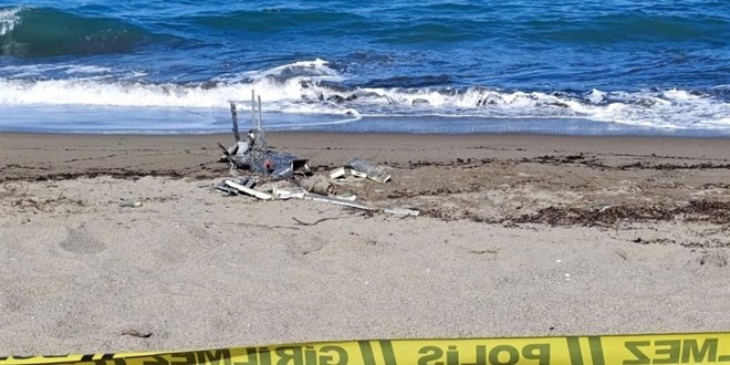 Karasu halk plaj�nda �HA alarm�: S.A.S. timleri f�nye ile patlatt�! - Son Dakika Haber