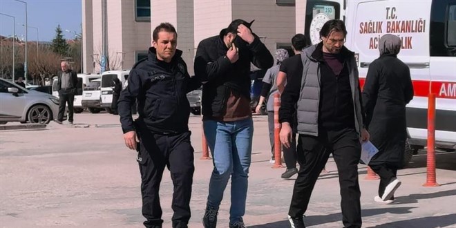 El freni �ekilmeyen ara� dede ve torunlar�n� ezmi�ti: S�r�c� tutukland�