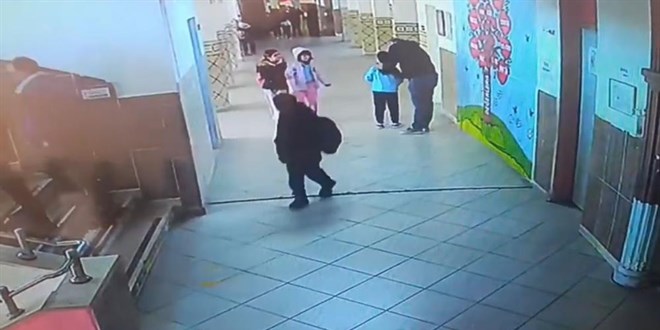 N�bet�i ��retmen Heimlich manevras� ile ��renciyi hayata d�nd�rd� - Son Dakika Haber