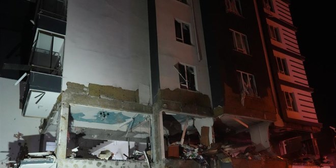 14 katl� binada do�al gaz patlamas�: 16 yaral� - Son Dakika Haber