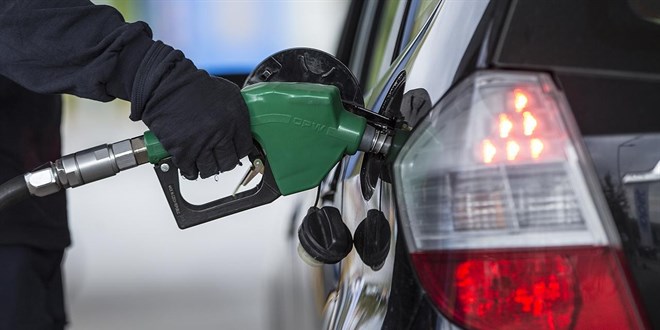 Benzin ve motorine indirim geliyor - Son Dakika Haber