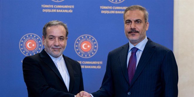 Bakan Fidan, �ranl� mevkida�� Arak�i ile telefonda g�r��t�