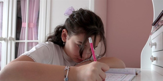 10 ya��ndaki Lina, matematikte d�nya birincisi oldu - Son Dakika Haber