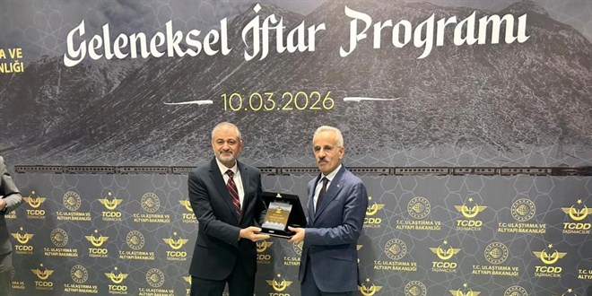 Bakan Uralo�lu: Avrupa'n�n 6'nc�, d�nyan�n 8'inci YHT i�letmecisiyiz