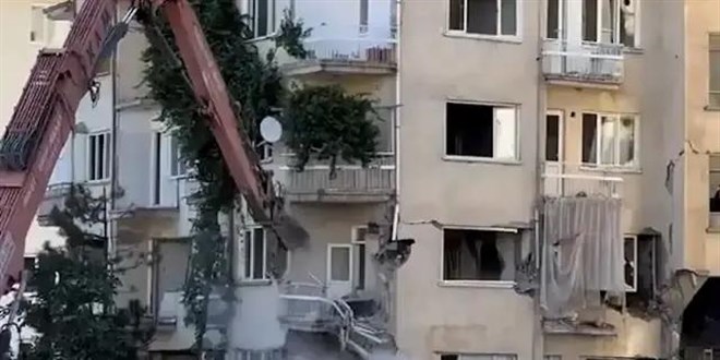 'Tek darbeyle y�k�lan 8 katl� bina' videosuna Belediyeden a��klama