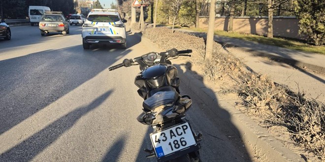 Kaza yapan ehliyetsiz motosiklet s�r�c�s�ne 200 bin lira ceza