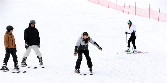 Ilgaz'da kayak sezonu s�r�yor