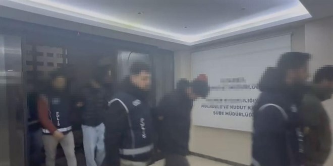 �stanbul'da sahte belge operasyonunda 13 zanl� yakaland�