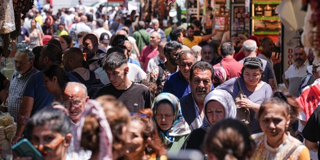 Uzmanlardan bayram al��veri�i uyar�s�: Son dakika f�rsatlar�na temkinli yakla��lmal�