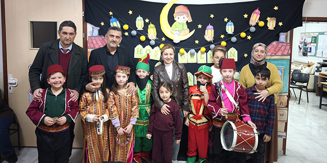 Maarifin Kalbinde Ramazan �enli�i: Hacivat, Karag�z ve Maniler sahnedeydi