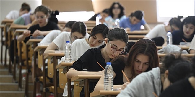 YKS'ye ba�vuru say�s� 6 y�l�n en d�����ne geriledi - Son Dakika Haber