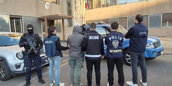 Bar�� Boyun davas�nda 11 san��a yakalama karar� - Son Dakika Haber