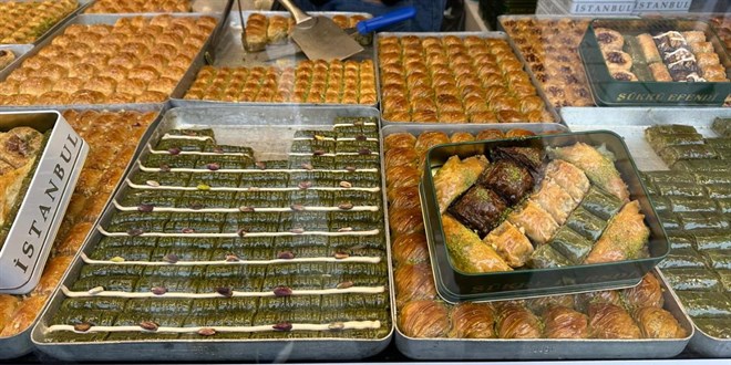 Bayram �ncesi bir dilim baklavan�n fiyat� 80 lira oldu!