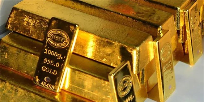 Alt�n bir ay�n dibine yakla�t�, neden d���yor?