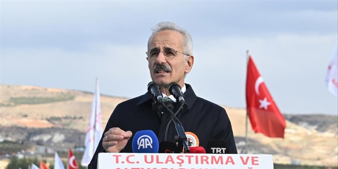 Bakan Uralo�lu: Ramazan Bayram�'nda herkesin yolunu kolayla�t�rmay� ama�l�yoruz - Son Dakika Haber