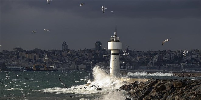 Meteorolojiden �stanbul ve �evre iller i�in f�rt�na uyar�s�