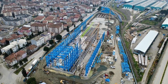 Bakan Uralo�lu a��klad�: Yerli h�zl� tren bu y�l raylara iniyor