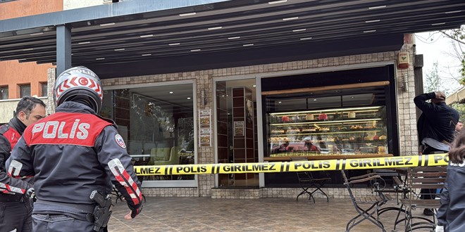 Eski Ayd�nspor Ba�kan� Erhan �zl�er ve karde�i silahla vurularak �ld�r�ld� - Son Dakika Haber