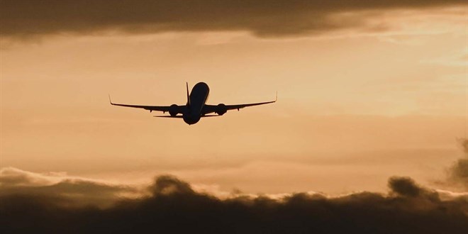 Kenya'da yolcu u�a�� pistten ��kt� - Son Dakika Haber