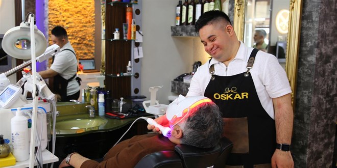 Down sendromlu Sefa g�ler y�z�yle kalpleri fethediyor