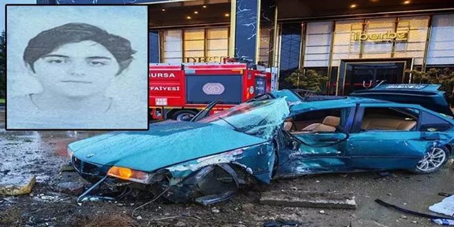 Bayram namaz�na yeti�mek i�in h�z yapan s�r�c� kazaya neden oldu, 1 �l� - Son Dakika Haber