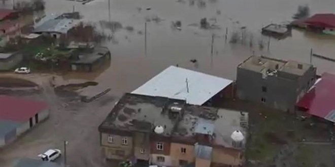 Dereler ta�t�, mahalle sular alt�nda kald� - Son Dakika Haber