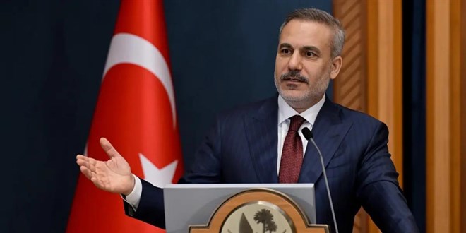 Bakan Fidan, �ranl� ve M�s�rl� mevkida�lar�yla telefonda g�r��t�