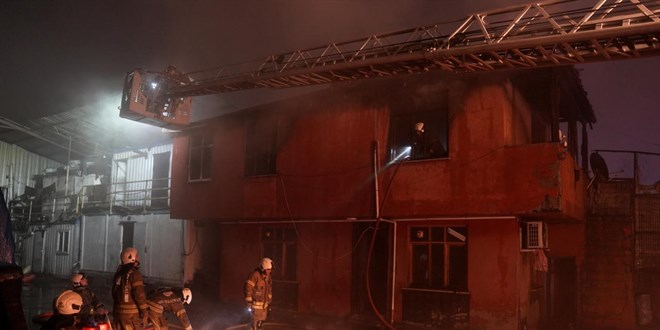 Trafoda ba�layan yang�n k�m�r deposuna s��rad� - Son Dakika Haber