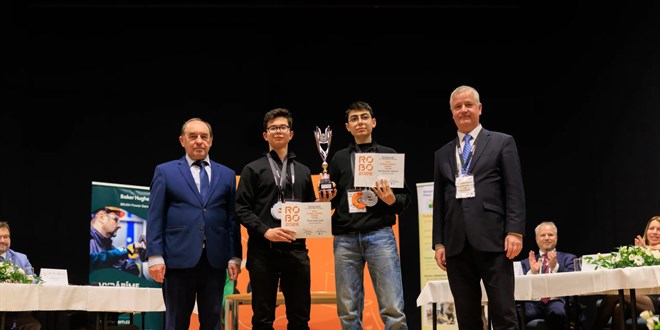 Bursal� lise ��rencileri robotik yar��mas�nda d�nya ikincisi oldu