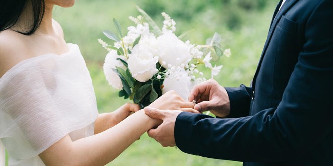 Evlenecek gen�lere 250 bin lira faizsiz kredi deste�i