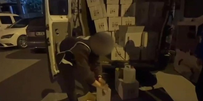 �stanbul'da sahte i�ki alarm�: Binlerce litre ele ge�irildi