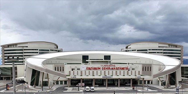 Erzurum �ehir Hastanesi'nde operasyon: 22 g�zalt�!